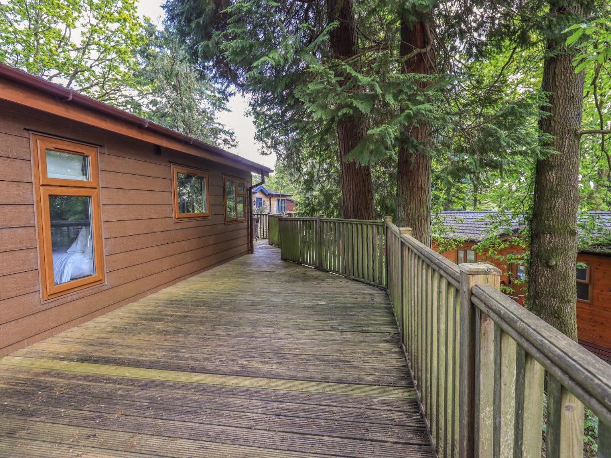 Forest Pines Lodge ボウネス＝オン＝ウィンダミア エクステリア 写真